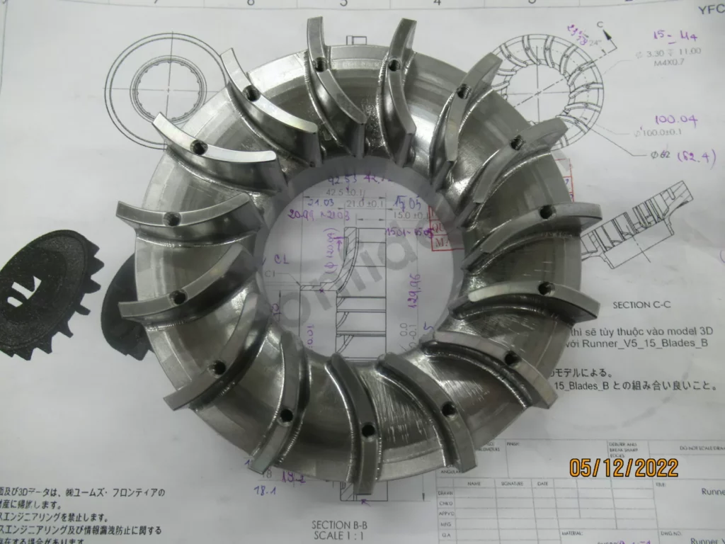 複雑形状ランナーの精密部品加工｜5軸CNC 加工によるねじれ羽根の高精度製作事例, chi tiết runner
