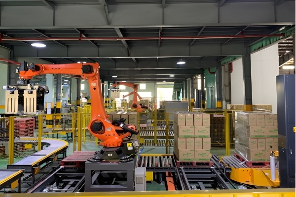 Chế tạo máy đóng gói bao bì tự động cần kinh nghiệm thế nào? 2 Với một hệ thống điều khiển được lập trình chính xác, doanh nghiệp có thể dễ dàng điều chỉnh thông số, dự báo lỗi