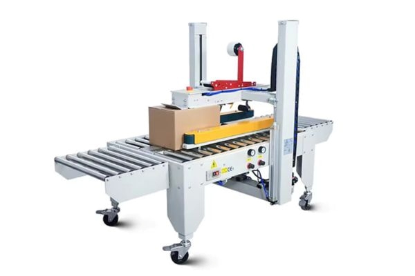 Máy dán thùng carton tự động tạo ra các đường dán thẳng, đều, và chắc chắn