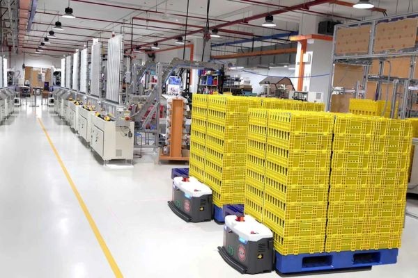 Máy quấn màng co thùng carton: Giải pháp đóng gói tự động hiệu quả 6 IDEA Group là đơn vị tiên phong trong lĩnh vực chế tạo và cung cấp thiết bị tự động hóa, i máy quấn màng co thùng carton, giảm chi phí và nâng cao tính chuyên nghiệp.